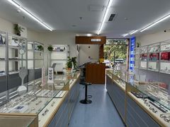 -无奔眼镜·蔡司·依视路授权店(马家堡店)