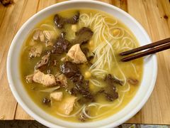 -文山荷鲜居(翠湖店)