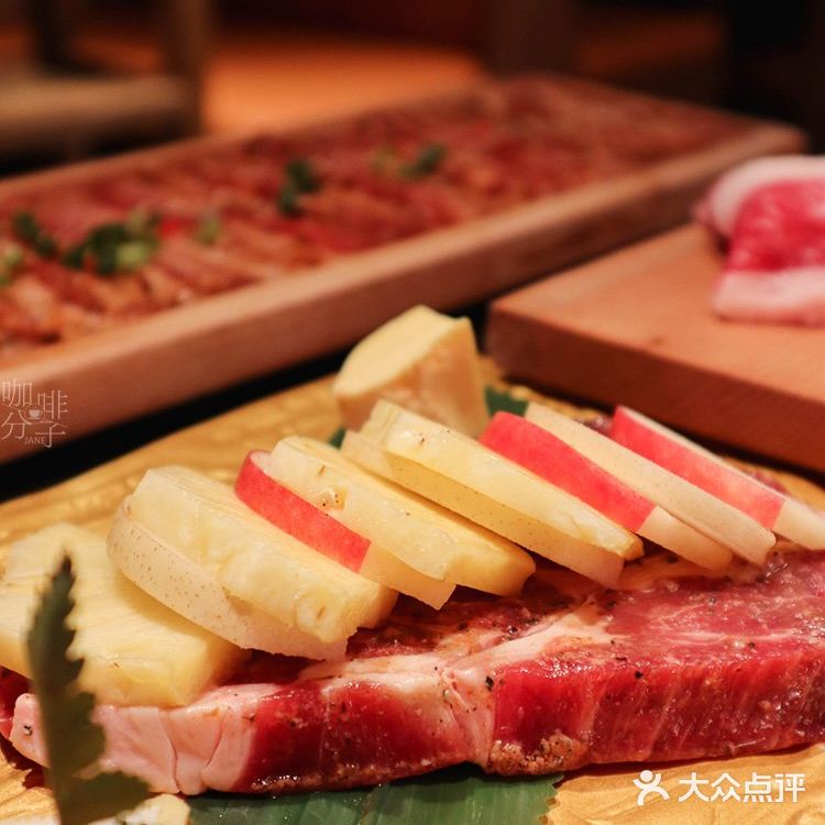 广州美食丨降温天，到氛围感十足的烧小小吃烤肉啦〜