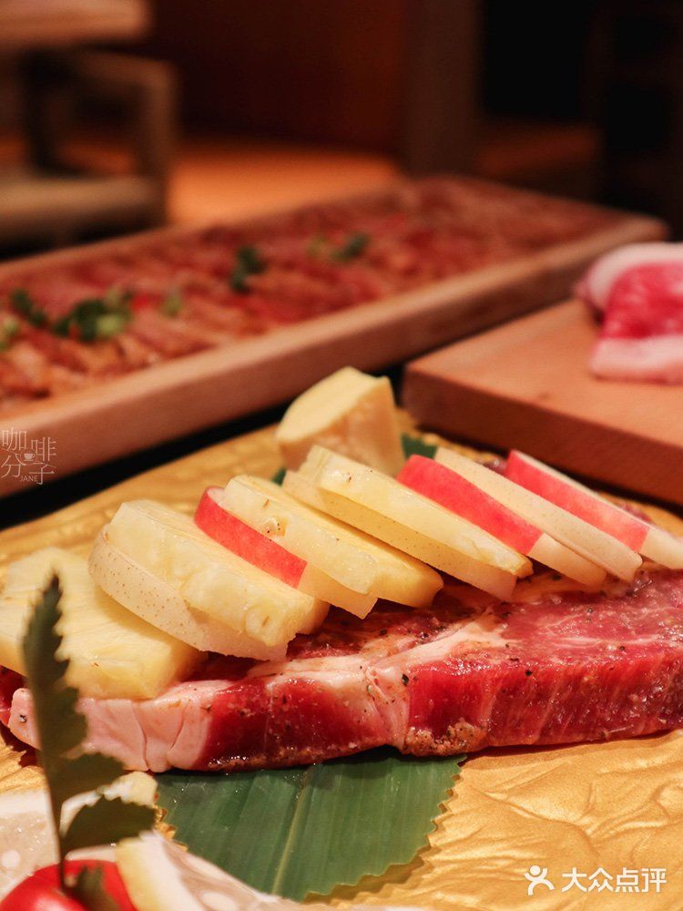 广州美食丨降温天，到氛围感十足的烧小小吃烤肉啦〜