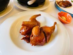 玻璃皮乳鸽皇-北京厨房(西安SKP店)