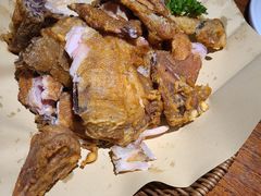 传统香酥鸡-前海沿·青岛菜(大拇指广场石老人店)