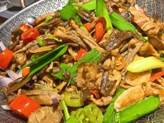 -东口码头·烧鸽子·鱼头泡饼·地方菜(金鹰悦城店)