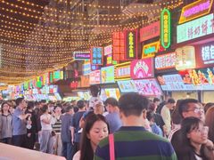 -老东镇啤酒屋海鲜加工·蒸汽海鲜·海鲜烧烤(台东店)