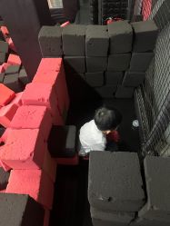 -零重力蹦床空间·滑梯·海洋球·团建(奥特莱斯店)