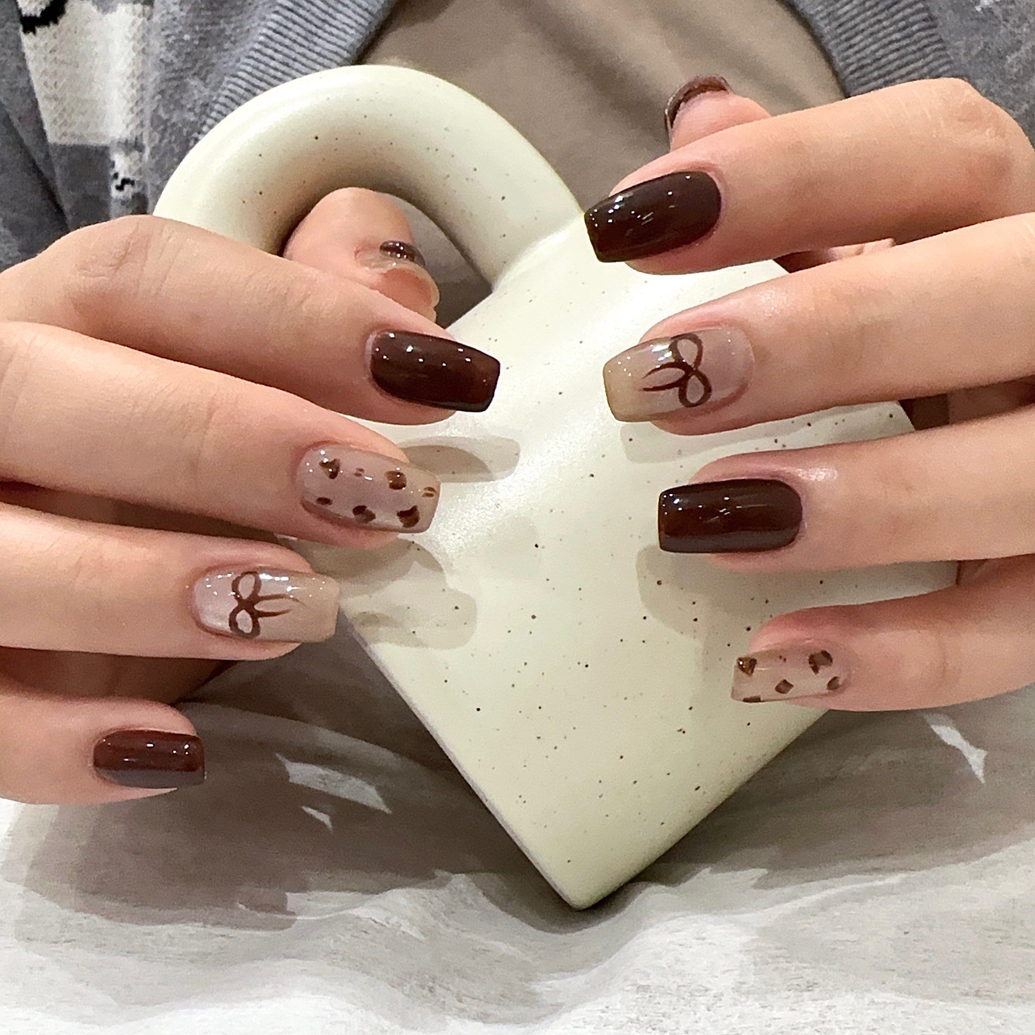 冬季暖色系美甲,你pick哪款?