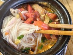 -李记特色罐罐米线(重庆中环大厦店)