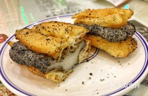 Oil Stick Wrapped in Sesame Cake