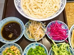 老北京炸酱面-门框胡同百年卤煮(新街口店)