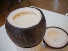 -志龙皇冠吃货椰子铺
