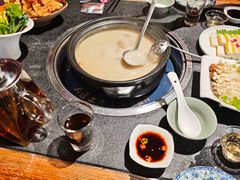 -大匠工房古船木艺术餐厅·猪肚鸡专门店(长白仙岛店)