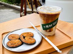 栀子花梨香拿铁-大青树咖啡(大理古城店)