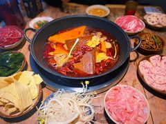 成都风味牛油锅-王婆乔鲜鱼自助火锅(蜀汉路店)