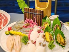 -茅草房·河畔园林火锅