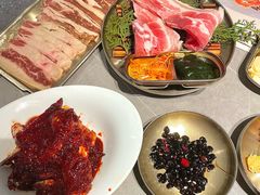 -草家酱蟹炭火烤肉店(珲春南路一店)