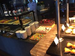 面包甜点陈列柜-广州富力君悦大酒店·凯菲厅