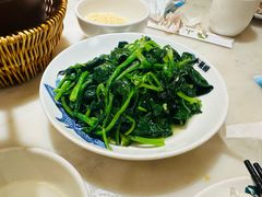 蒜泥炒菠菜-小菜园新徽菜(扬州华润万象汇店)