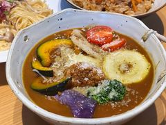 鸡腿肉蔬菜汤咖喱饭-WOKKA by艮上(中海环宇荟店)