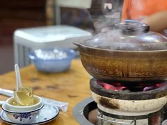炭炉果鸡煲-威邵鸡煲(西华路总店)