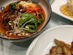 -江城小馆陕南妈妈菜·全球旅行餐厅(钟楼店)