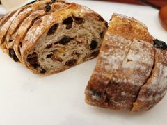 肉桂杂莓干法包-PAPER STONE BAKERY(天环店)