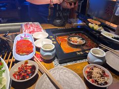 -老牌坊云南鱼豆花火锅(哈西万达店)