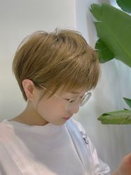 -BULB STUDIO 巴柏明星发型工作室