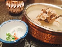 招牌滩羊海盐手抓肉-丝路金桃·新疆菜(徐汇店)