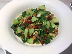 上海青油渣-费大厨辣椒炒肉(高铁吾悦广场店)
