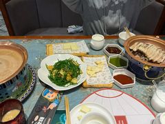 -哈啾嗨·新概念蒙餐(红星新城店)