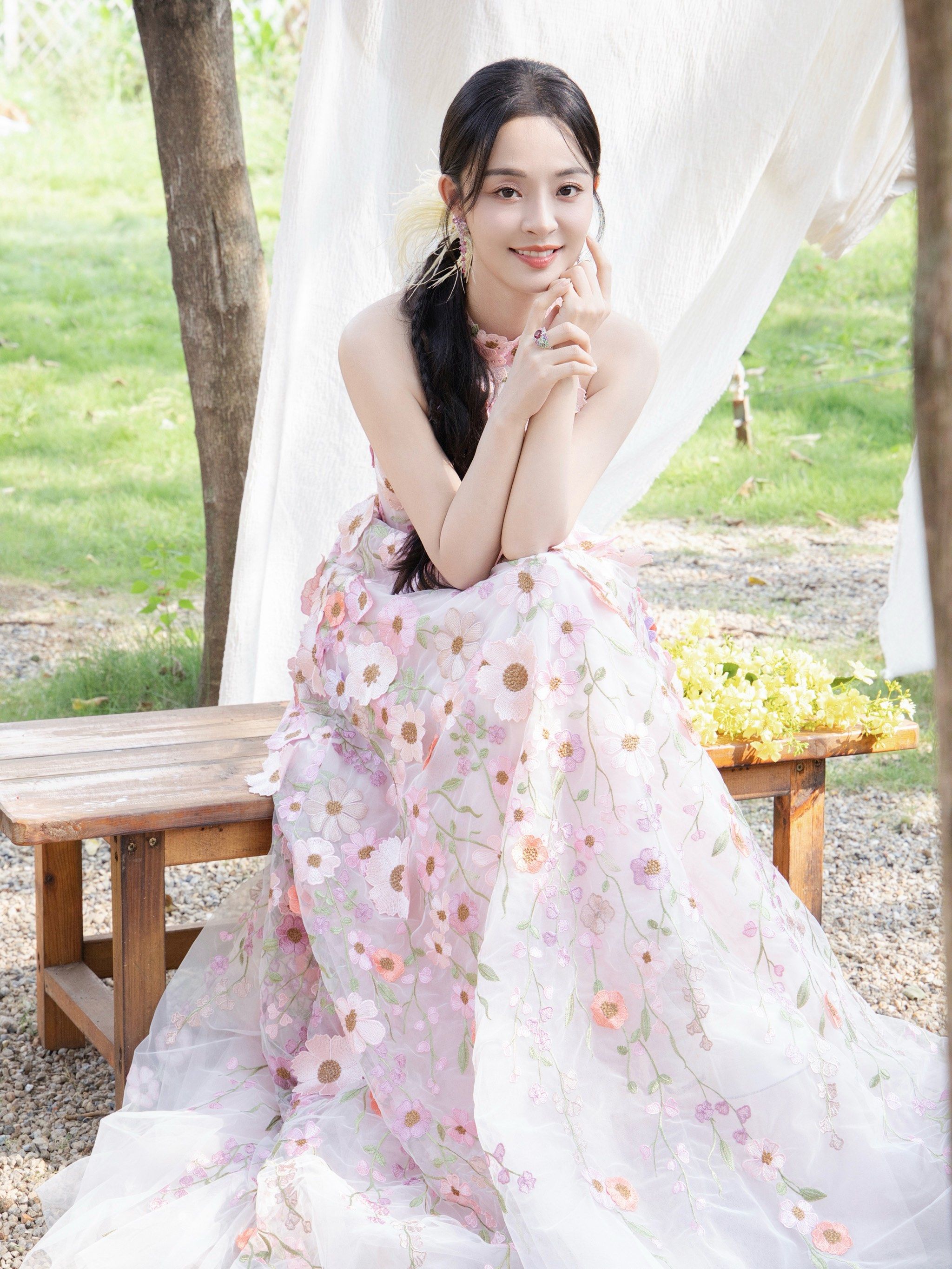身穿 花漫 的#李莎旻子 如花儿一样绽放🌸