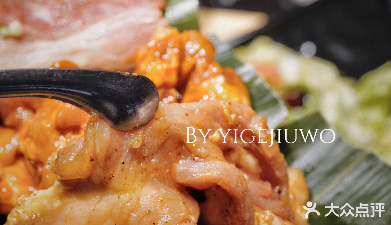 聚十三的烤肉十三梯上新啦！藤椒大鸡腿，简直性价比之王[胜利]