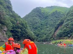 -安吉龙王山峡谷漂流