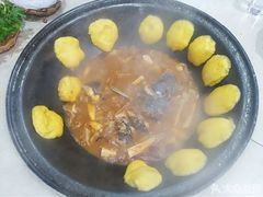 -三江鱼东北特色铁锅炖(骆驼店)
