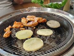 -围炉肉舍•炭烤活鳗•丹东海鲜烤肉(步行街店)