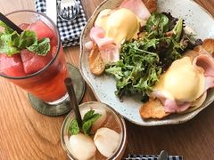 -ROAST coffee & eatery