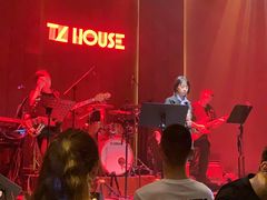 -TZ House音乐现场(来福士中心店)