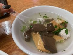 -松树干拌面店