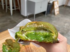 抹茶流心可颂-怪 kafe.