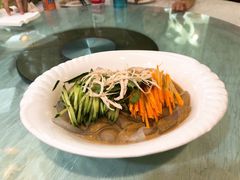 鸡丝拉皮-烤肉季饭庄