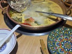 -洱火云南酸菜牛肉火锅(石景山当代商城店)