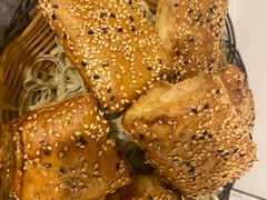 -洞庭洲·防空洞火锅·铜锅涮肉·烧烤(新百广场店)