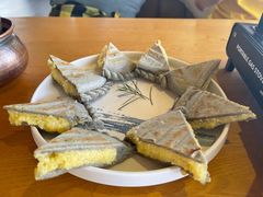 青稞小米饼-品味泸沽湖•民族特色菜(大落水店)