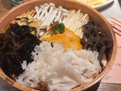 -尚尚仙·酸汤猪手·猪肚鸡火锅(华联万柳购物中心店)