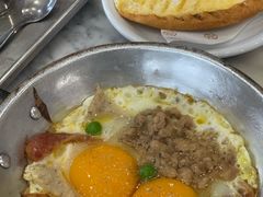 -邢泰记