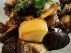 新鲜炒蘑菇-the rug 飞毯 (朝阳公园店)
