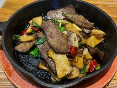 杏鲍菇炒牛肉-云海肴汽锅鸡·云南小炒(天津国金汇店)