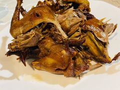 手撕乳鸽-琬苑鸽庄·川粤融合菜(解放碑总店)