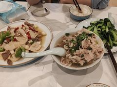 -犇逸·乐山跷脚牛肉·四川现炒(览海店)