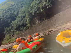 -安吉龙王山峡谷漂流